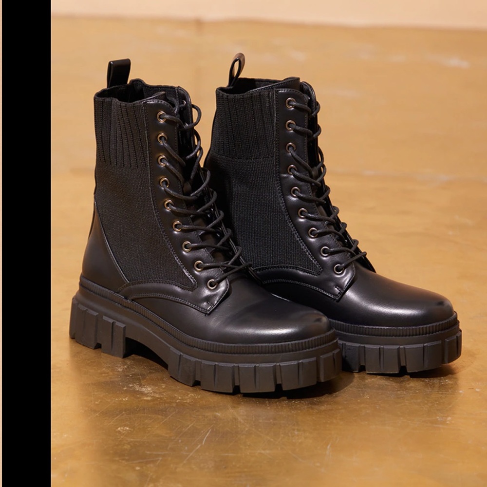 PrettyLittleThing Boots🖤 - Picture 4 of 7